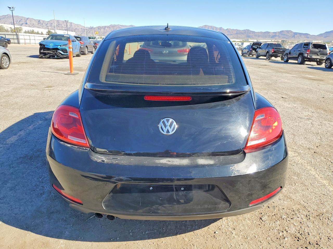 2014 VOLKSWAGEN BEETLE photo 11