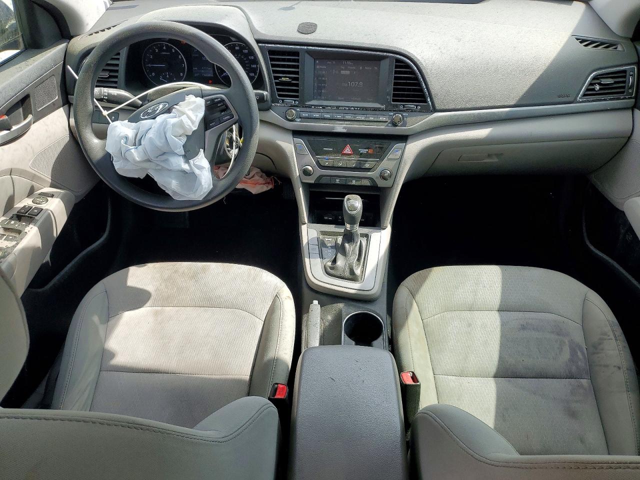 2017 HYUNDAI ELANTRA SE photo 8
