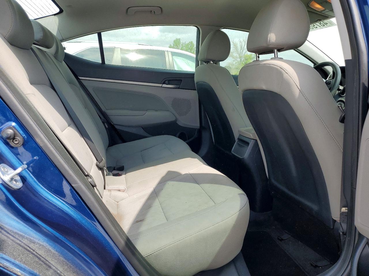 2017 HYUNDAI ELANTRA SE photo 10