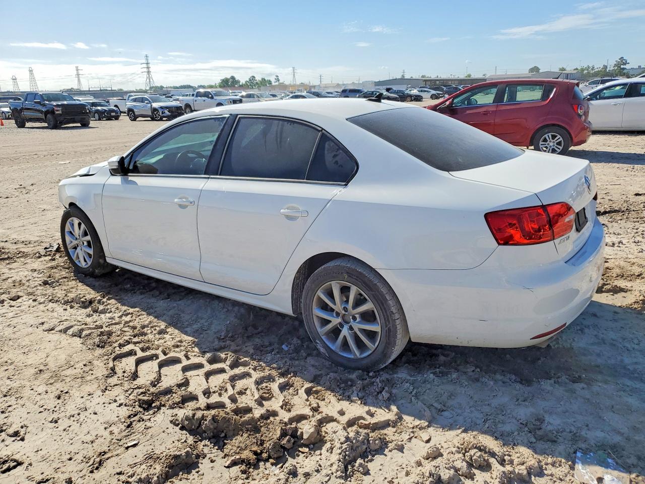 2012 VOLKSWAGEN JETTA SE photo 2