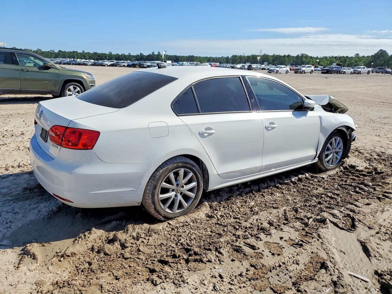2012 VOLKSWAGEN JETTA SE photo 3