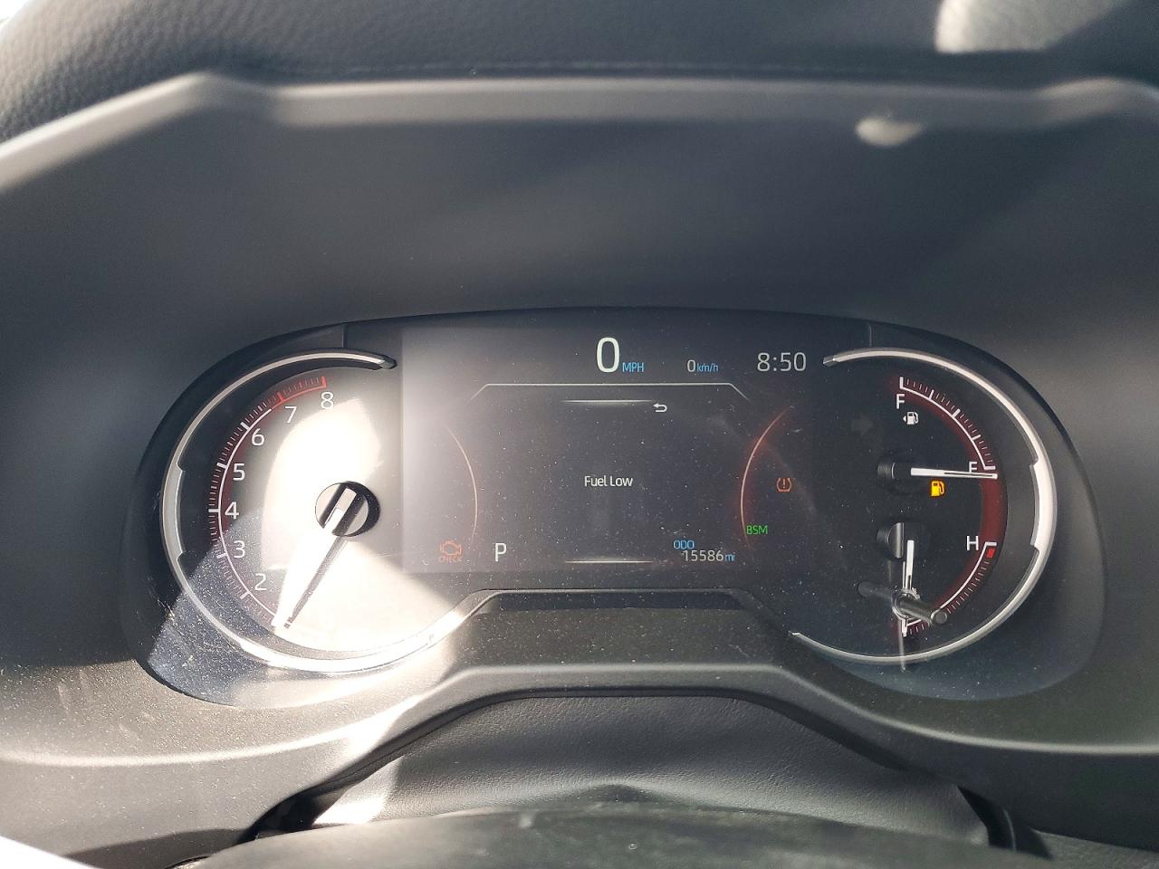 2025 TOYOTA RAV4 XLE PREMIUM photo 17
