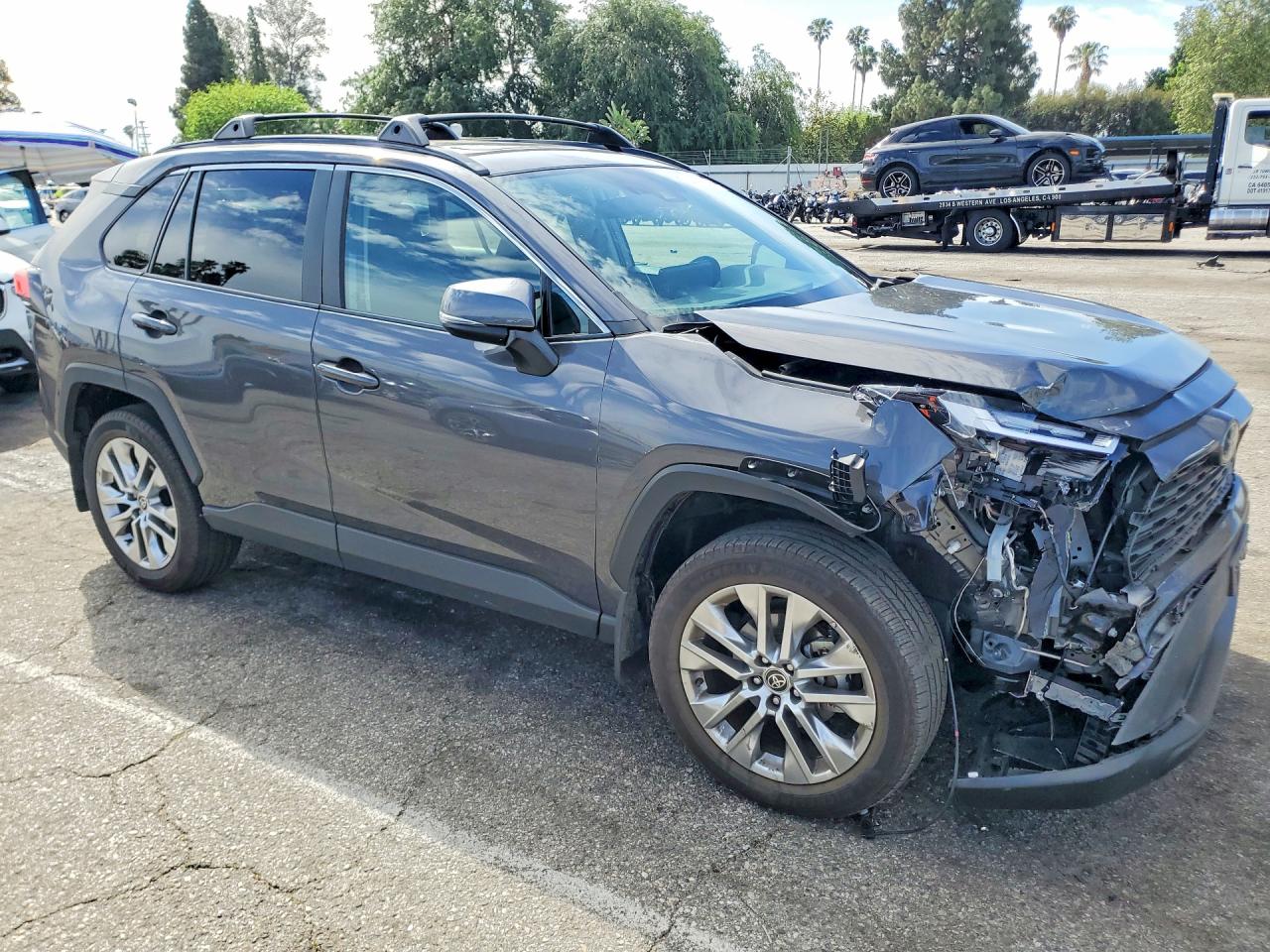 2025 TOYOTA RAV4 XLE PREMIUM photo 7