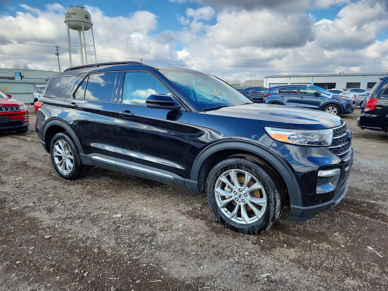 2024 FORD EXPLORER XLT photo 4