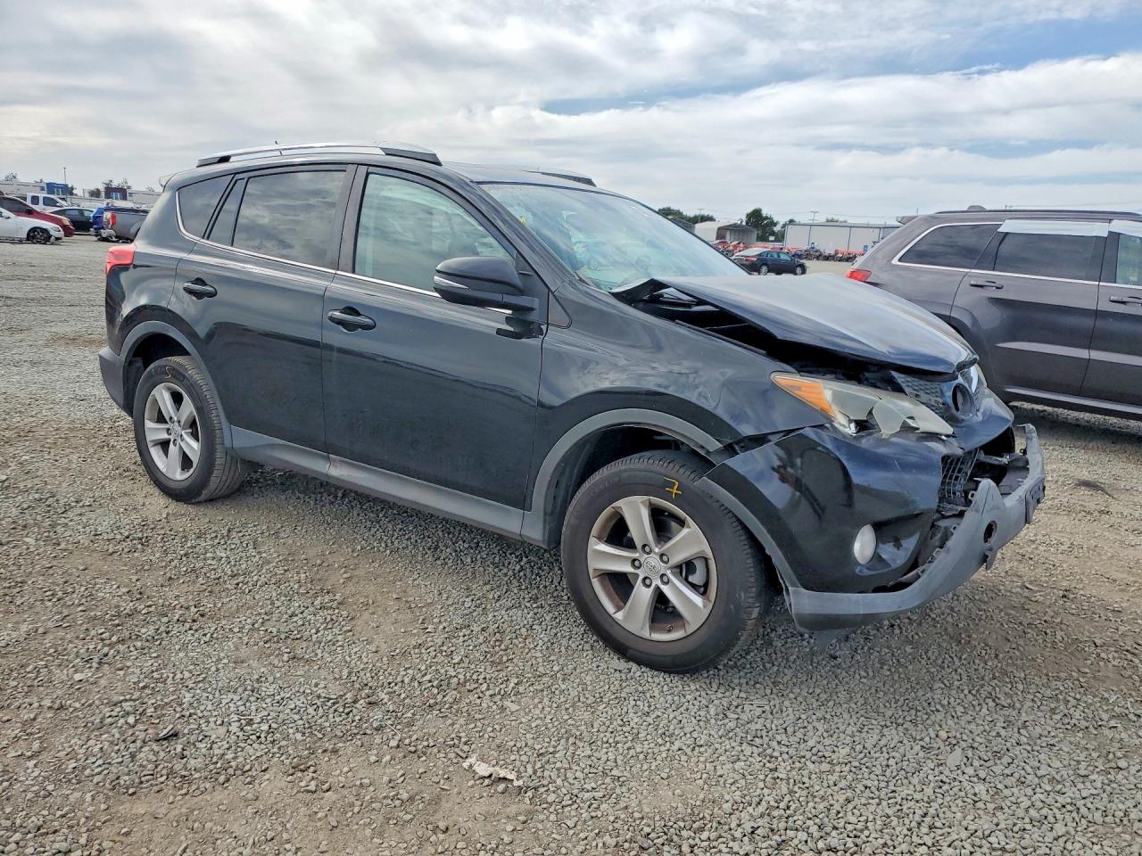 2013 TOYOTA RAV4 XLE photo 7
