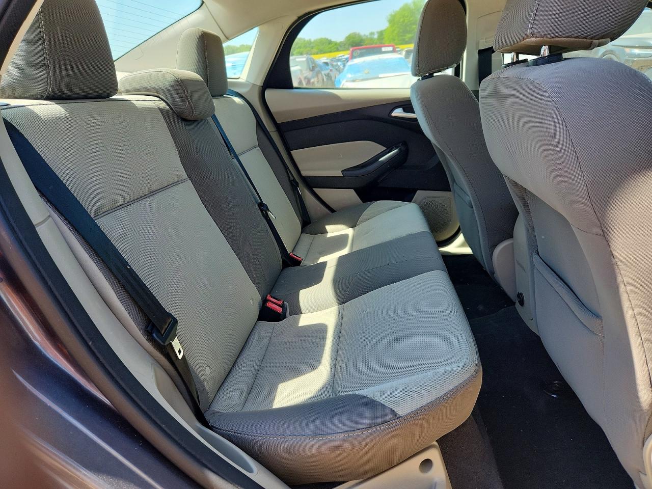 2014 FORD FOCUS SE photo 19