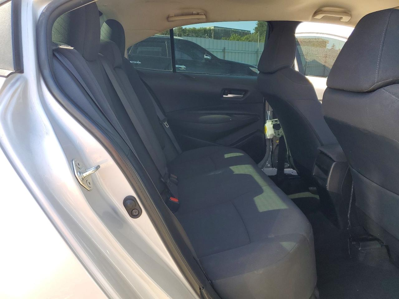 2021 TOYOTA COROLLA LE photo 19