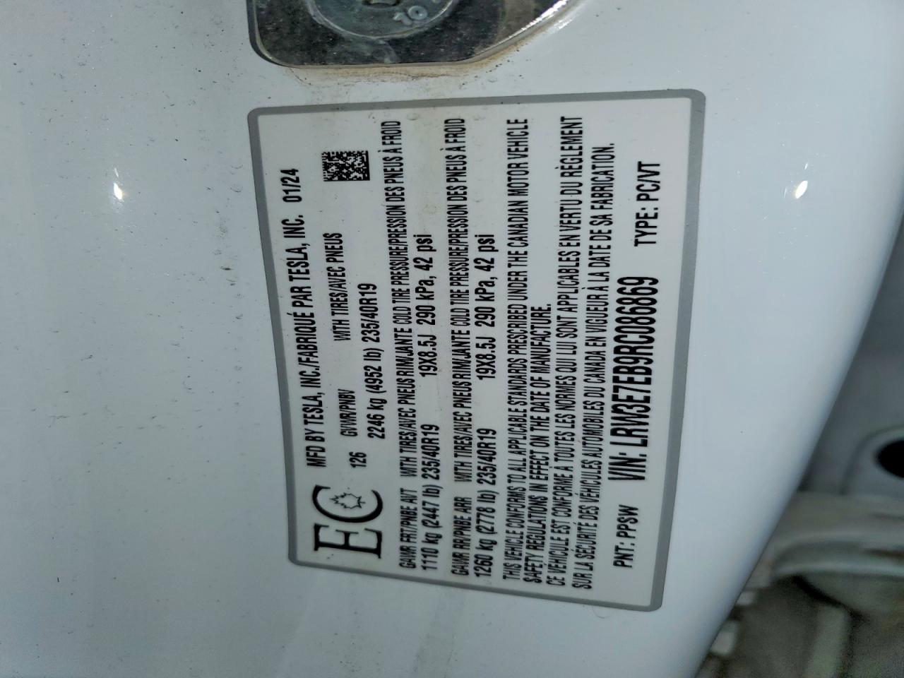 2024 TESLA MODEL 3 photo 25