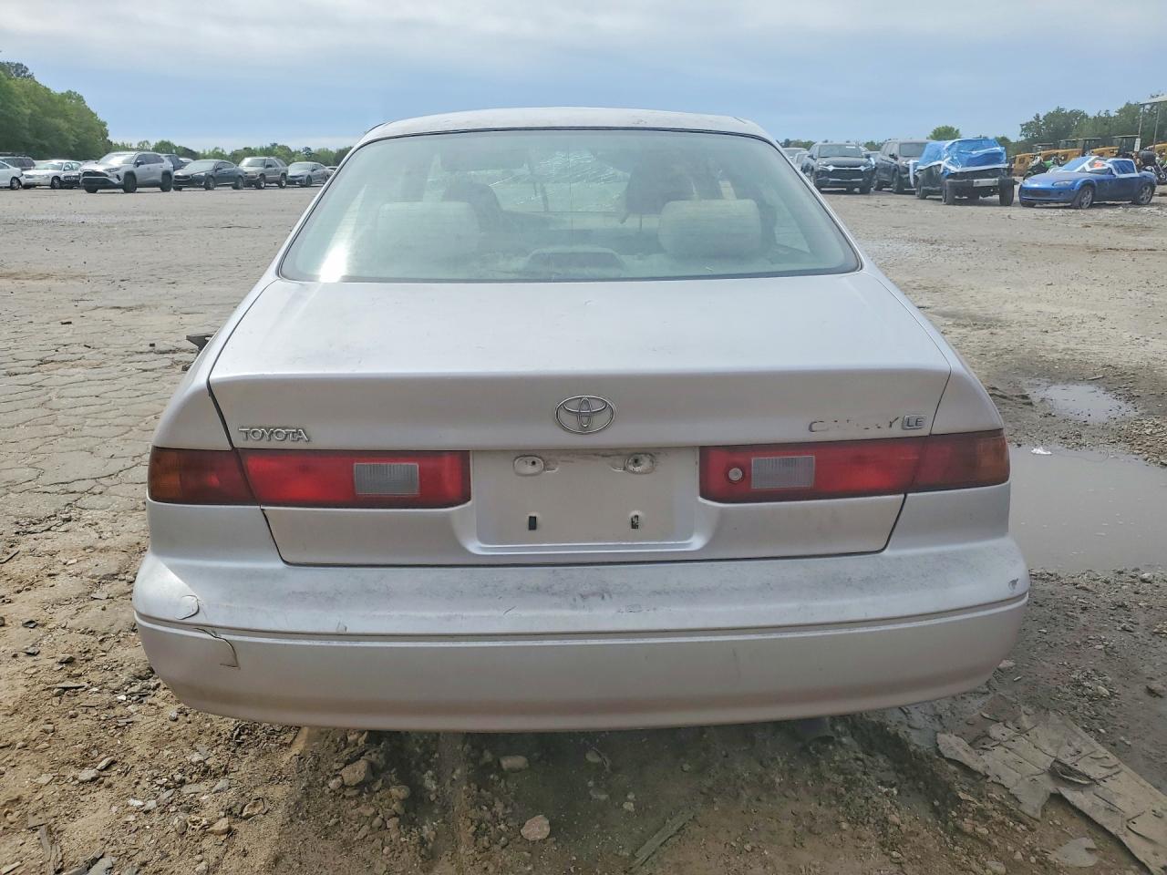 1997 TOYOTA CAMRY LE photo 16