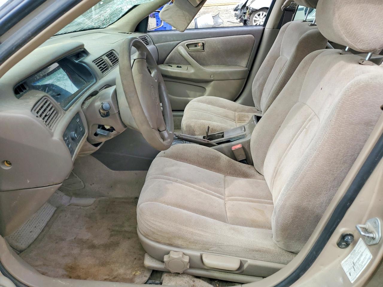 1997 TOYOTA CAMRY LE photo 19