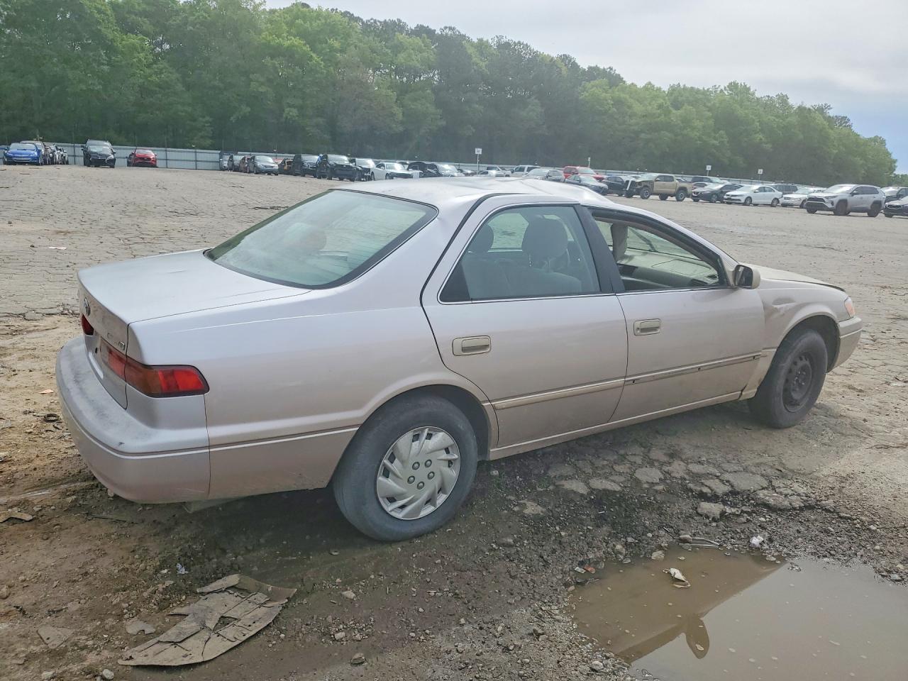 1997 TOYOTA CAMRY LE photo 7