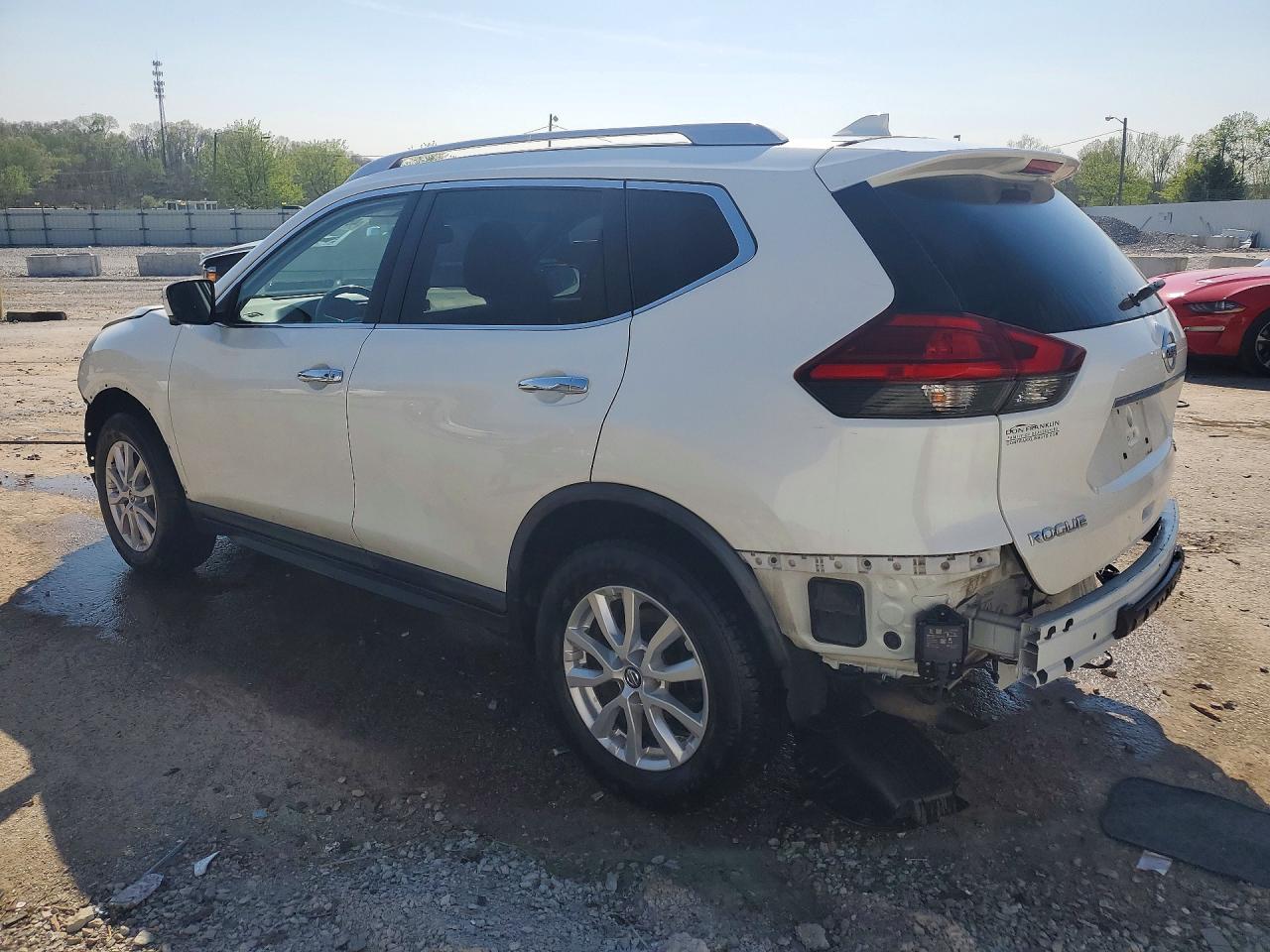 2017 NISSAN ROGUE SV photo 2