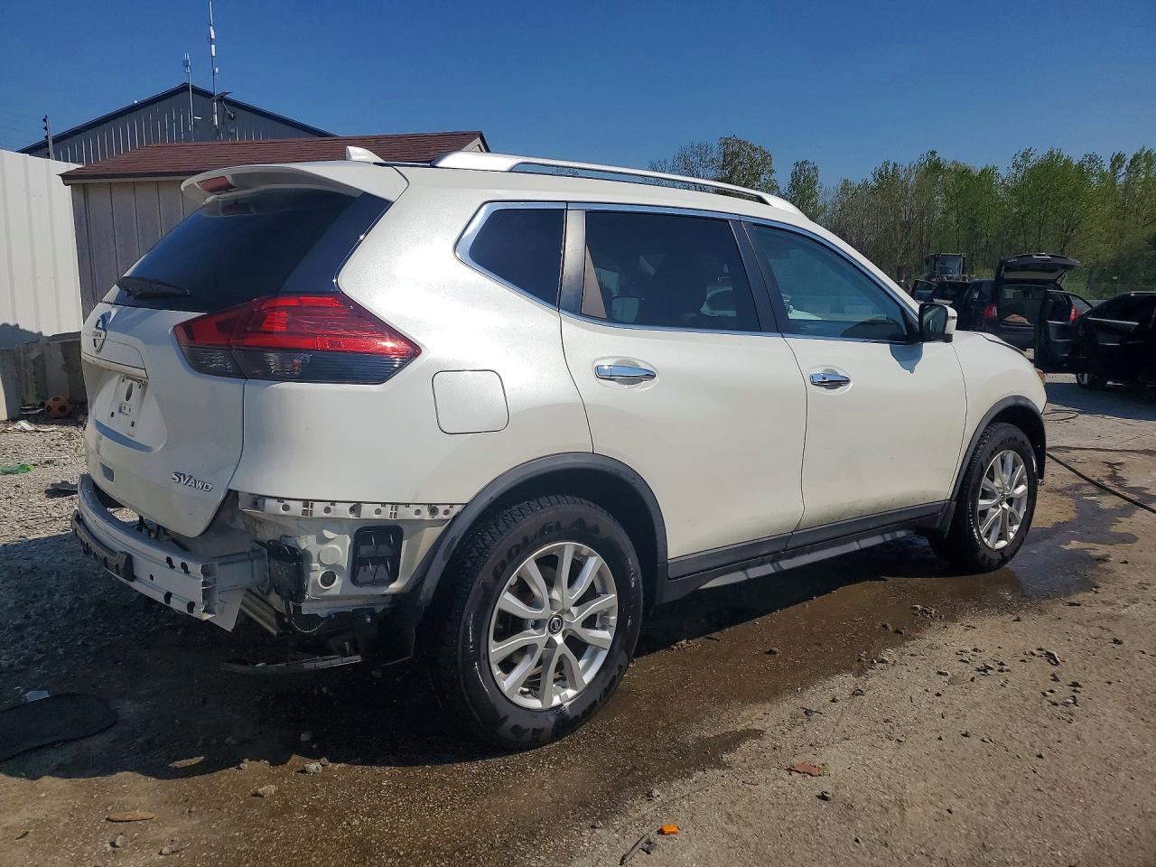 2017 NISSAN ROGUE SV photo 3