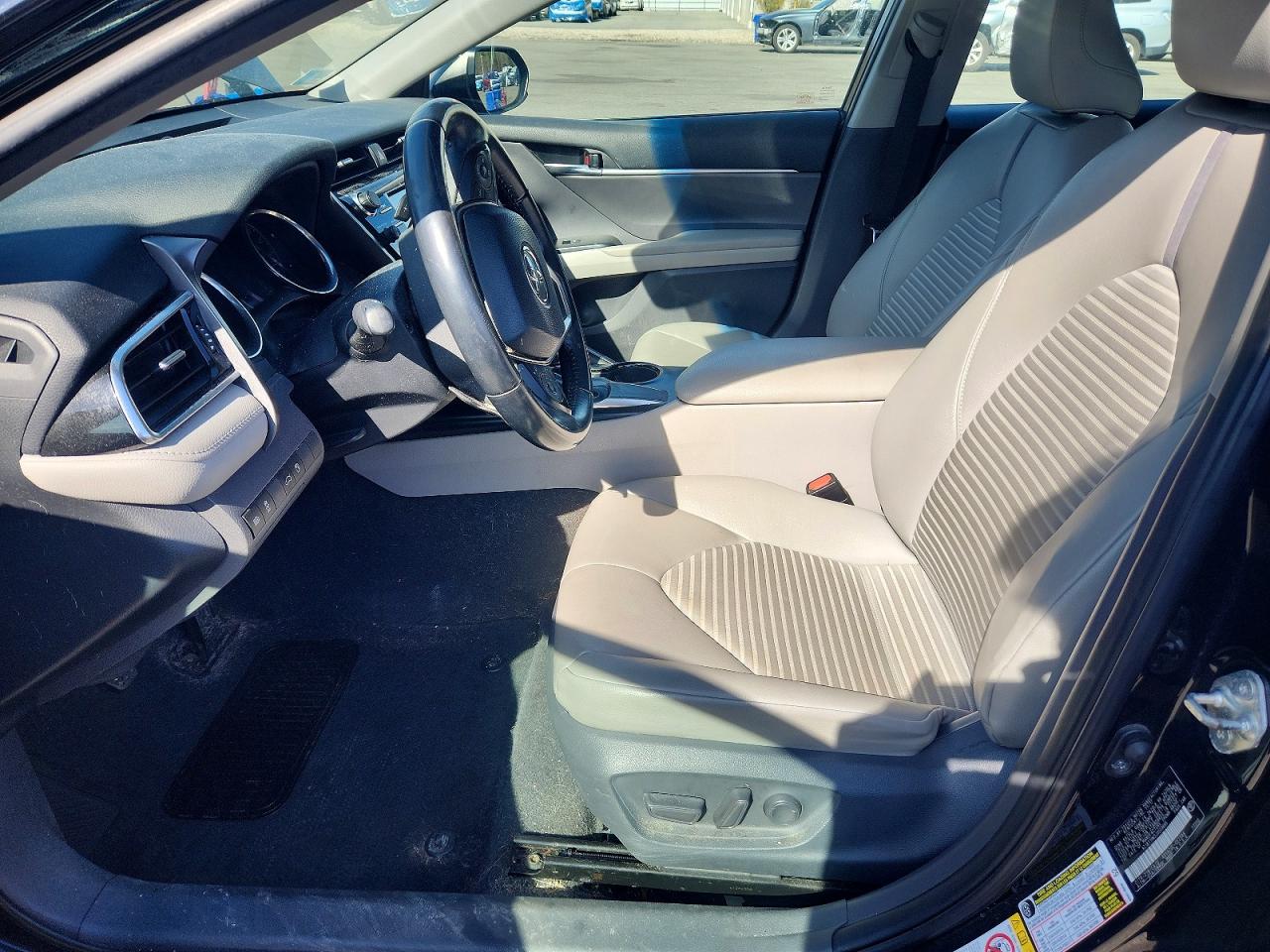 2018 TOYOTA CAMRY SE photo 13