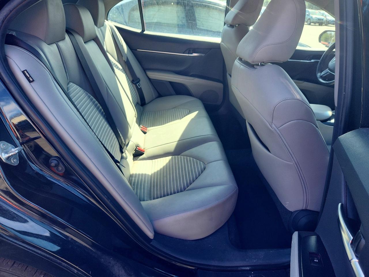 2018 TOYOTA CAMRY SE photo 19