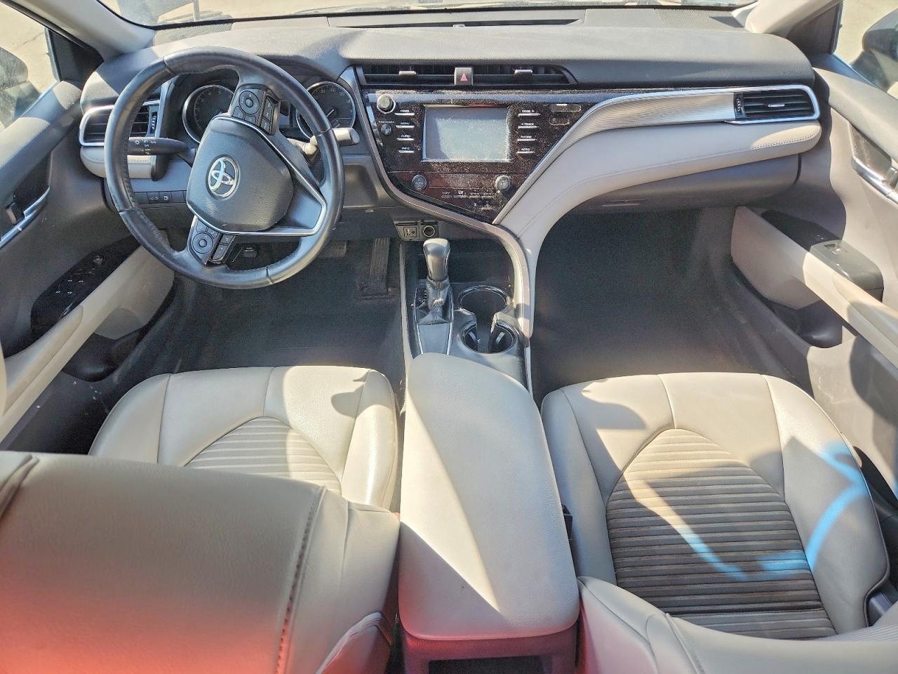 2018 TOYOTA CAMRY SE photo 15