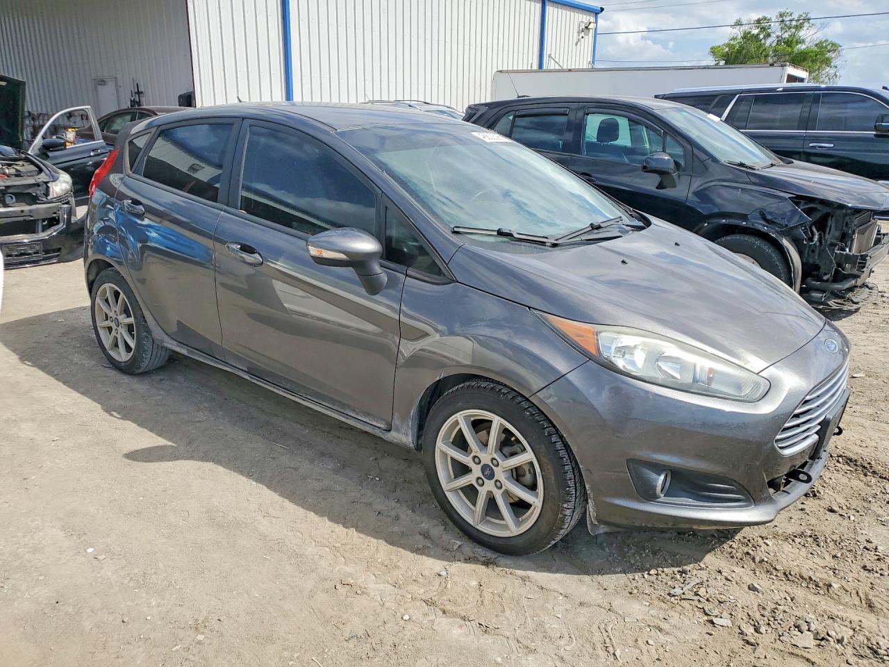 2015 FORD FIESTA SE photo 7