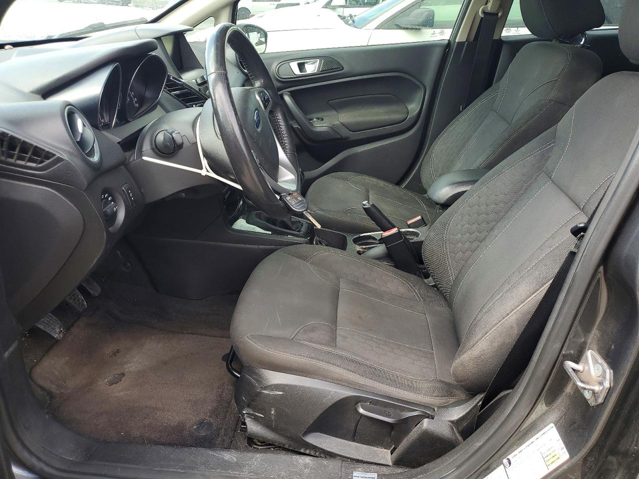 2015 FORD FIESTA SE photo 13