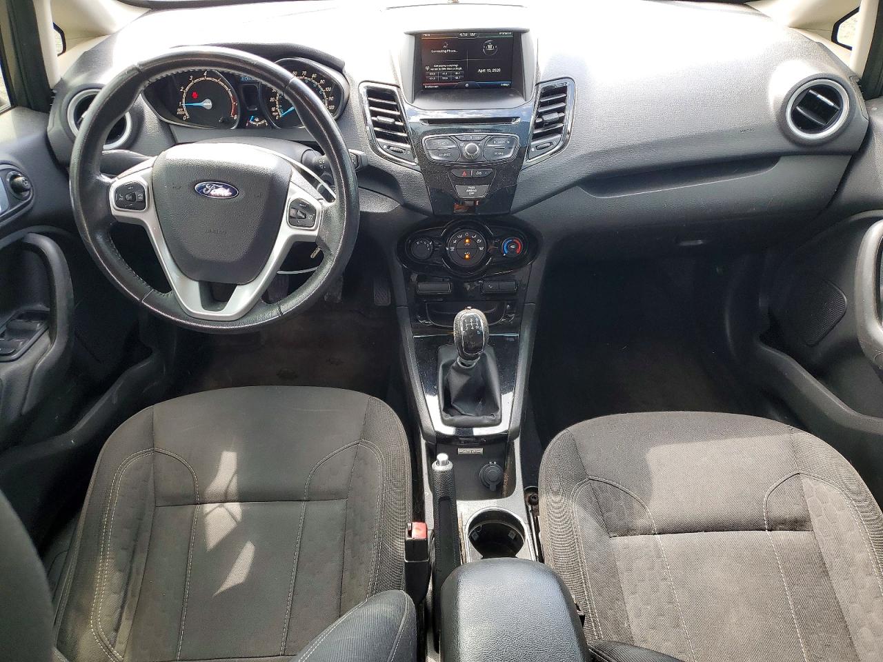 2015 FORD FIESTA SE photo 15