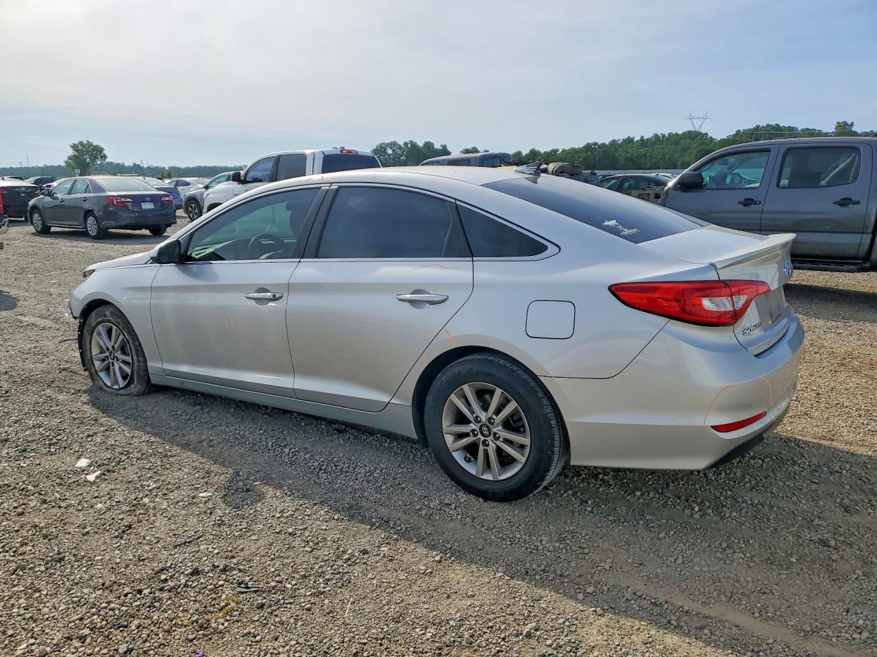 2017 HYUNDAI SONATA BASE photo 3