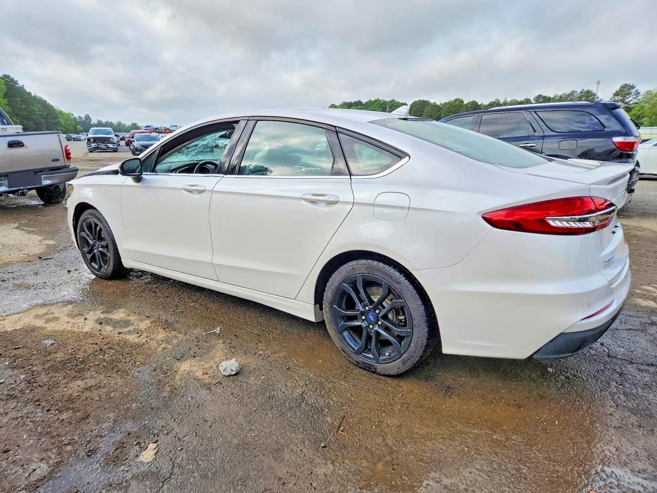 2019 FORD FUSION SE photo 3