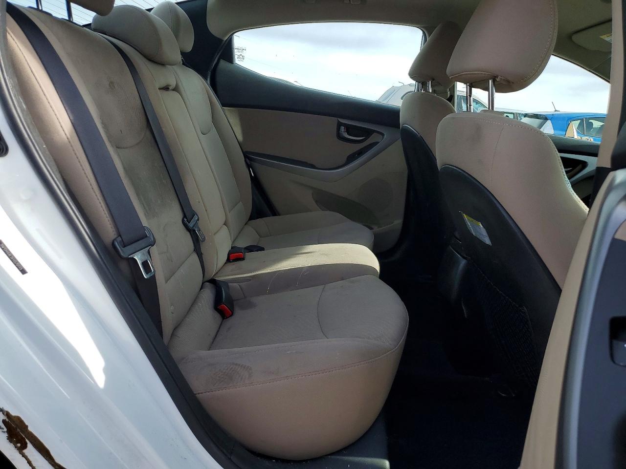 2015 HYUNDAI ELANTRA SE photo 28
