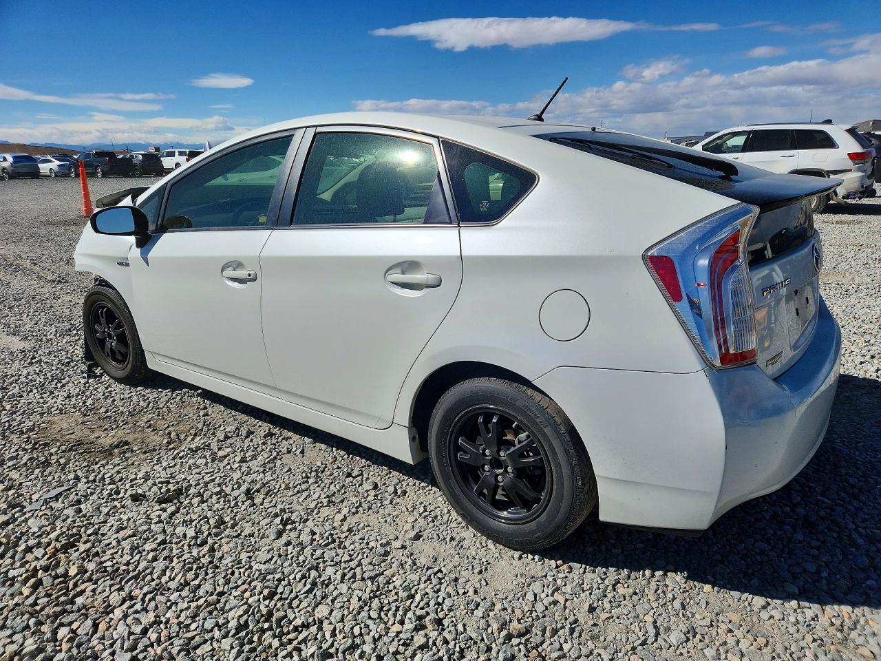 2015 TOYOTA PRIUS TWO photo 2