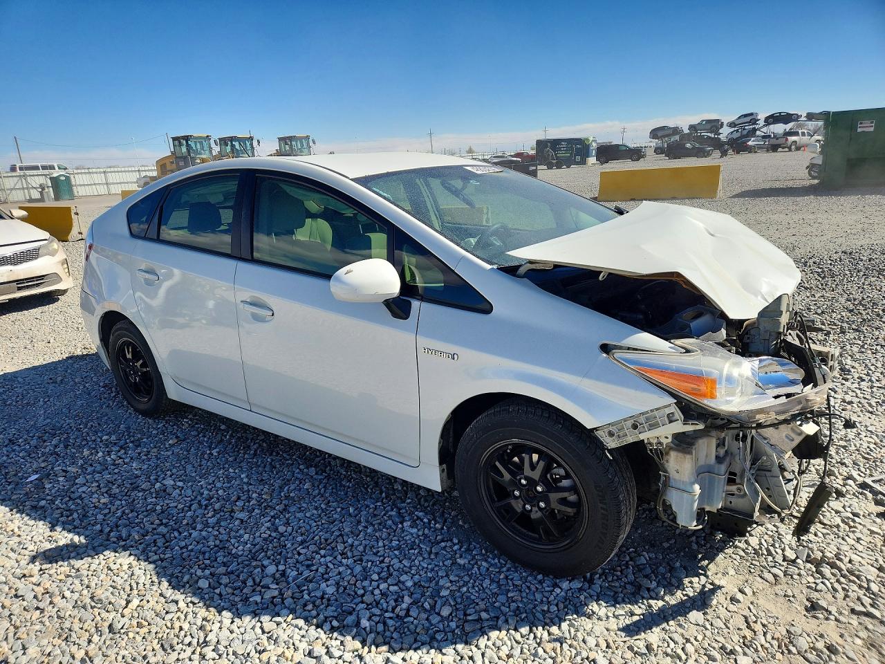 2015 TOYOTA PRIUS TWO photo 4