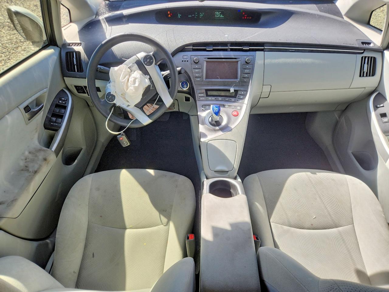 2015 TOYOTA PRIUS TWO photo 8