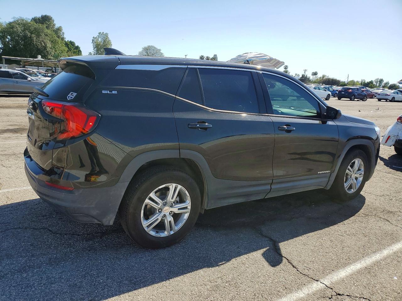 2020 GMC TERRAIN SLE photo 3