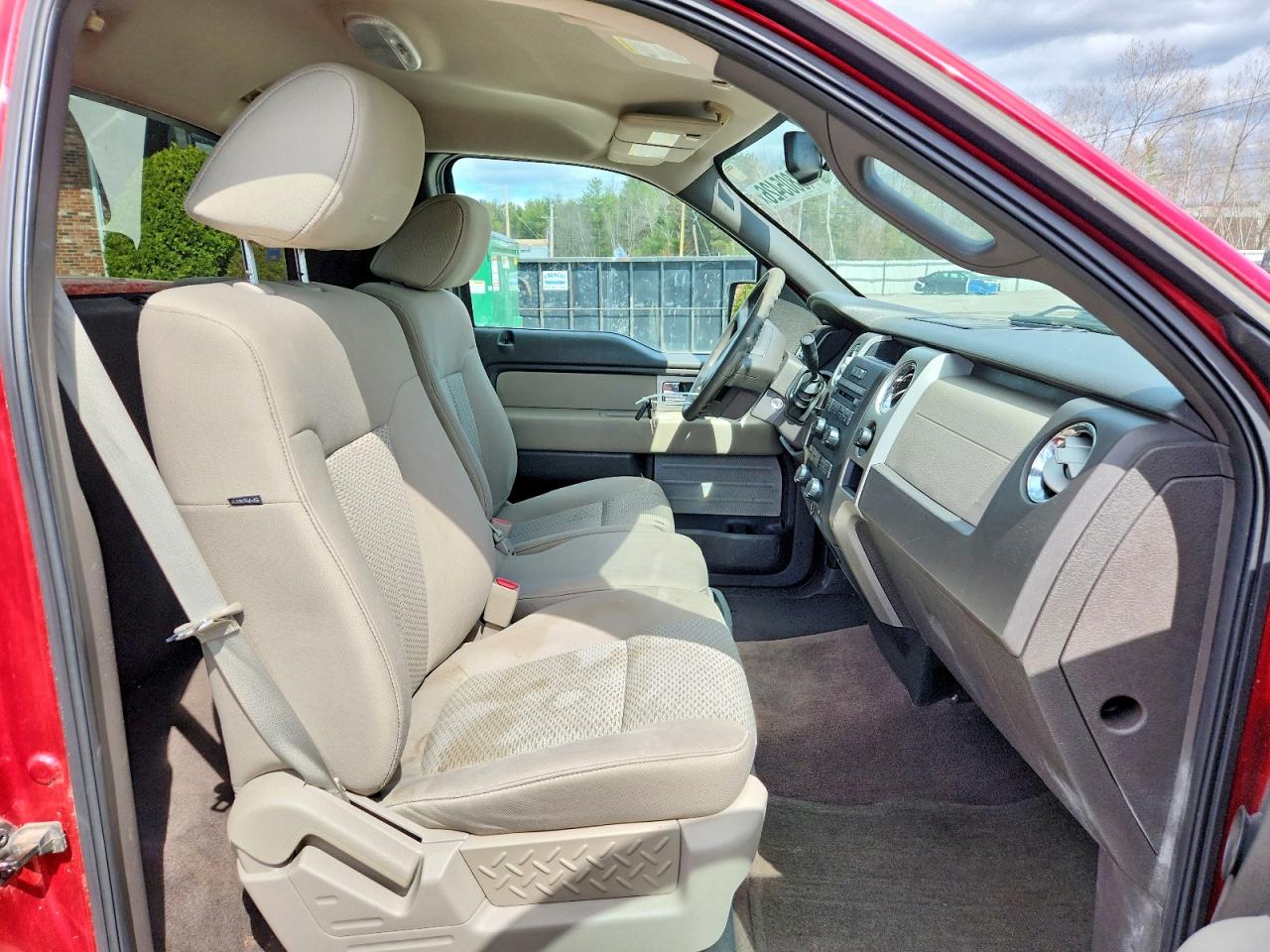 2010 FORD F150 photo 28