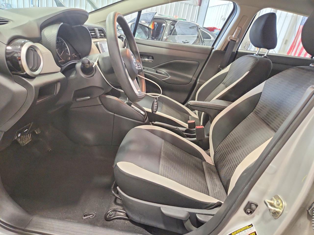 2020 NISSAN VERSA SV photo 13