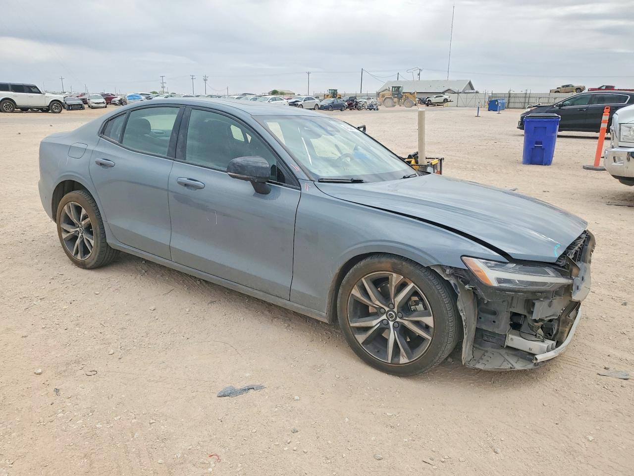 2024 VOLVO S60 PLUS photo 7
