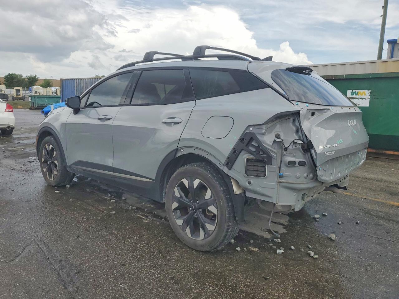 2023 KIA SPORTAGE X-LINE photo 3