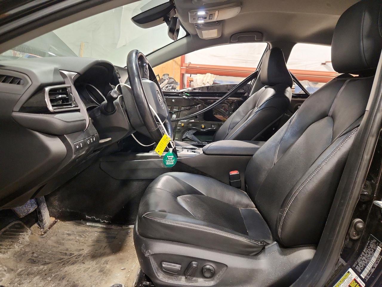 2021 TOYOTA CAMRY XLE photo 13