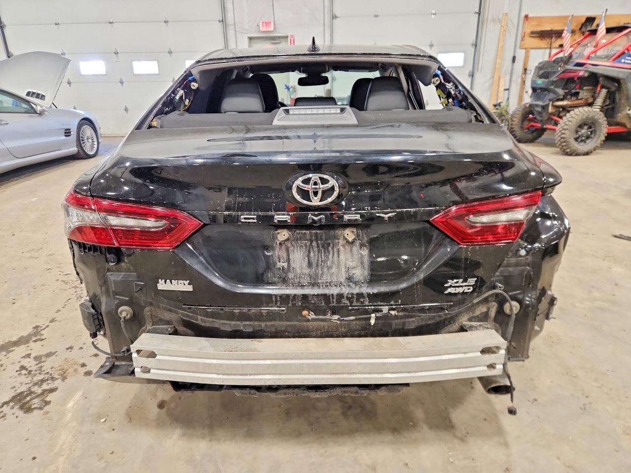 2021 TOYOTA CAMRY XLE photo 11
