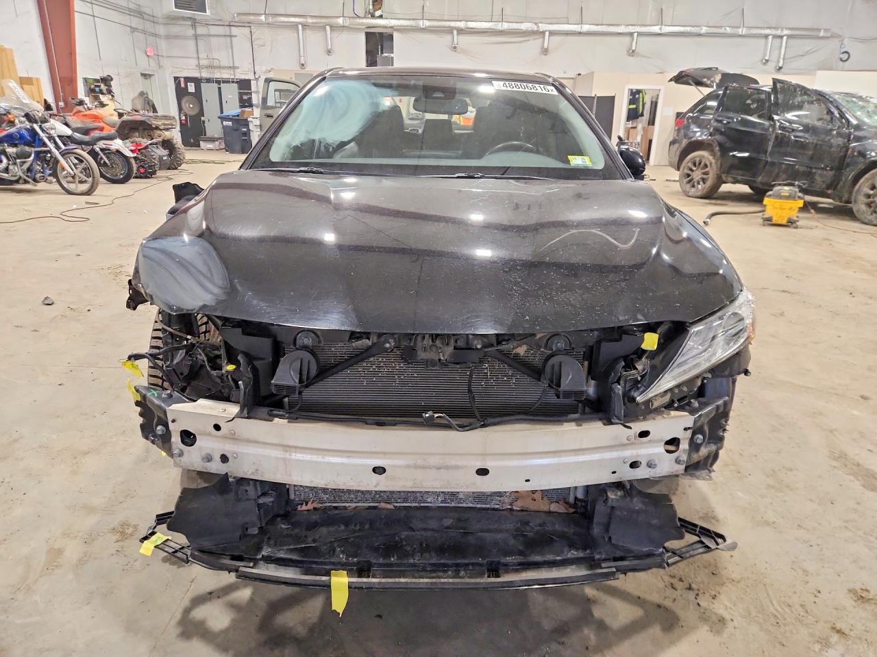 2021 TOYOTA CAMRY XLE photo 9