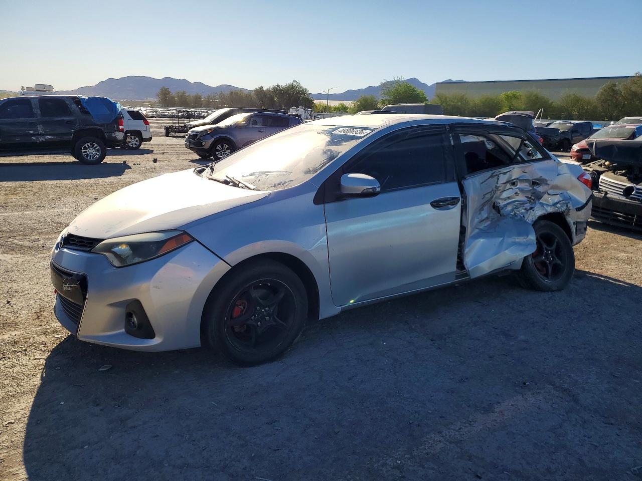 2015 TOYOTA COROLLA