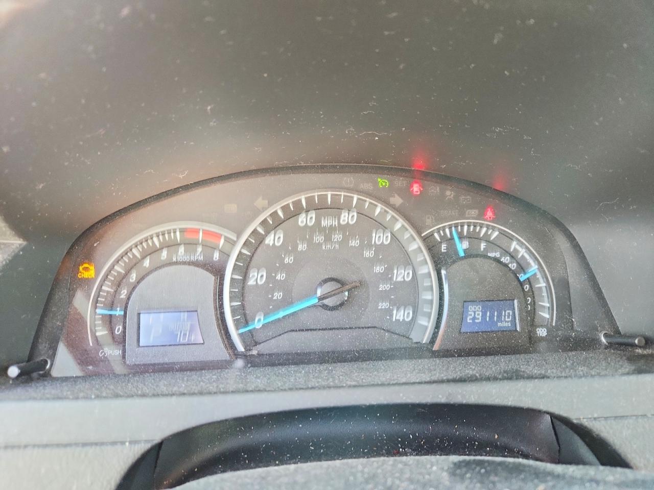2012 TOYOTA CAMRY LE photo 17