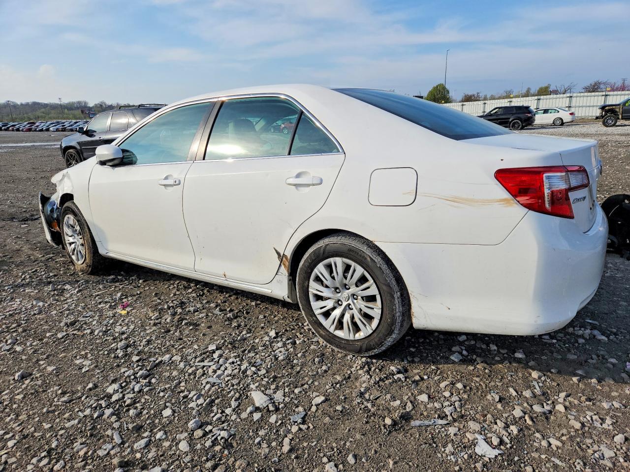 2012 TOYOTA CAMRY LE photo 3