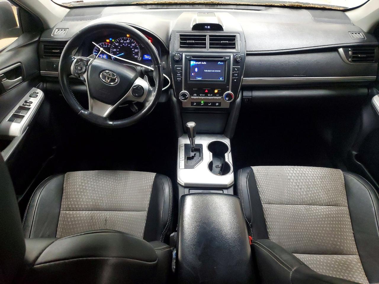 2013 TOYOTA CAMRY SE photo 8