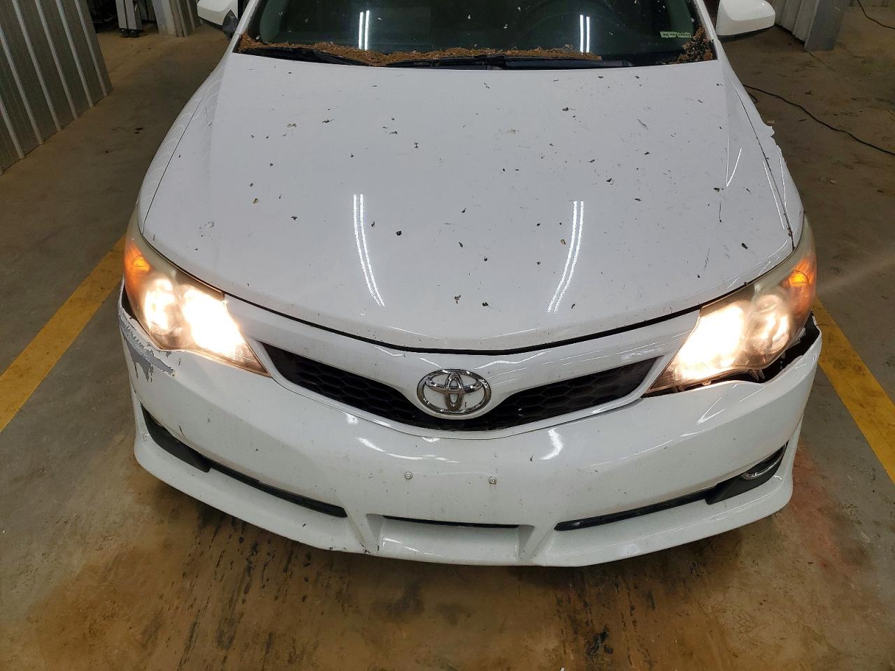 2013 TOYOTA CAMRY SE photo 11