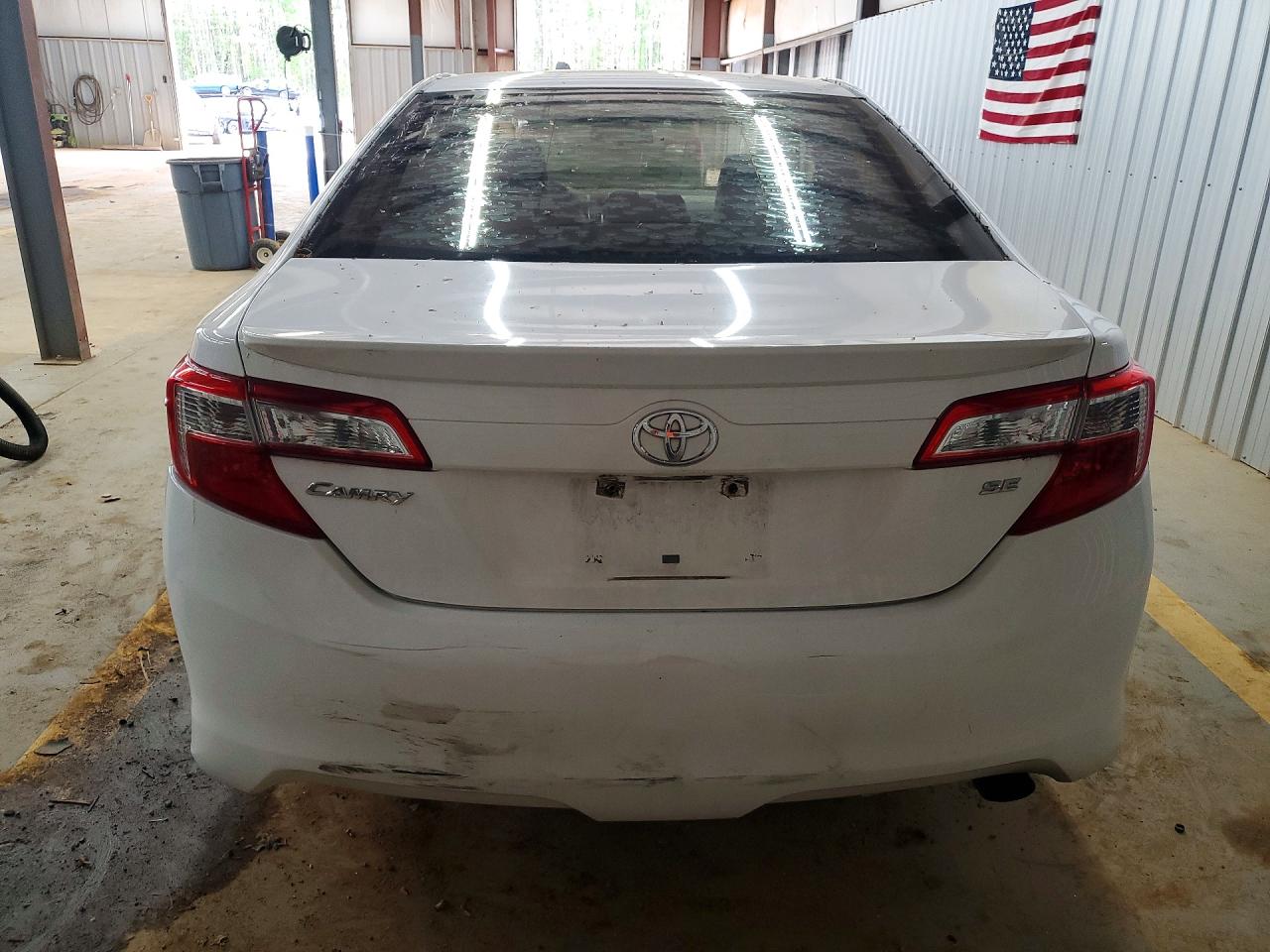 2013 TOYOTA CAMRY SE photo 6