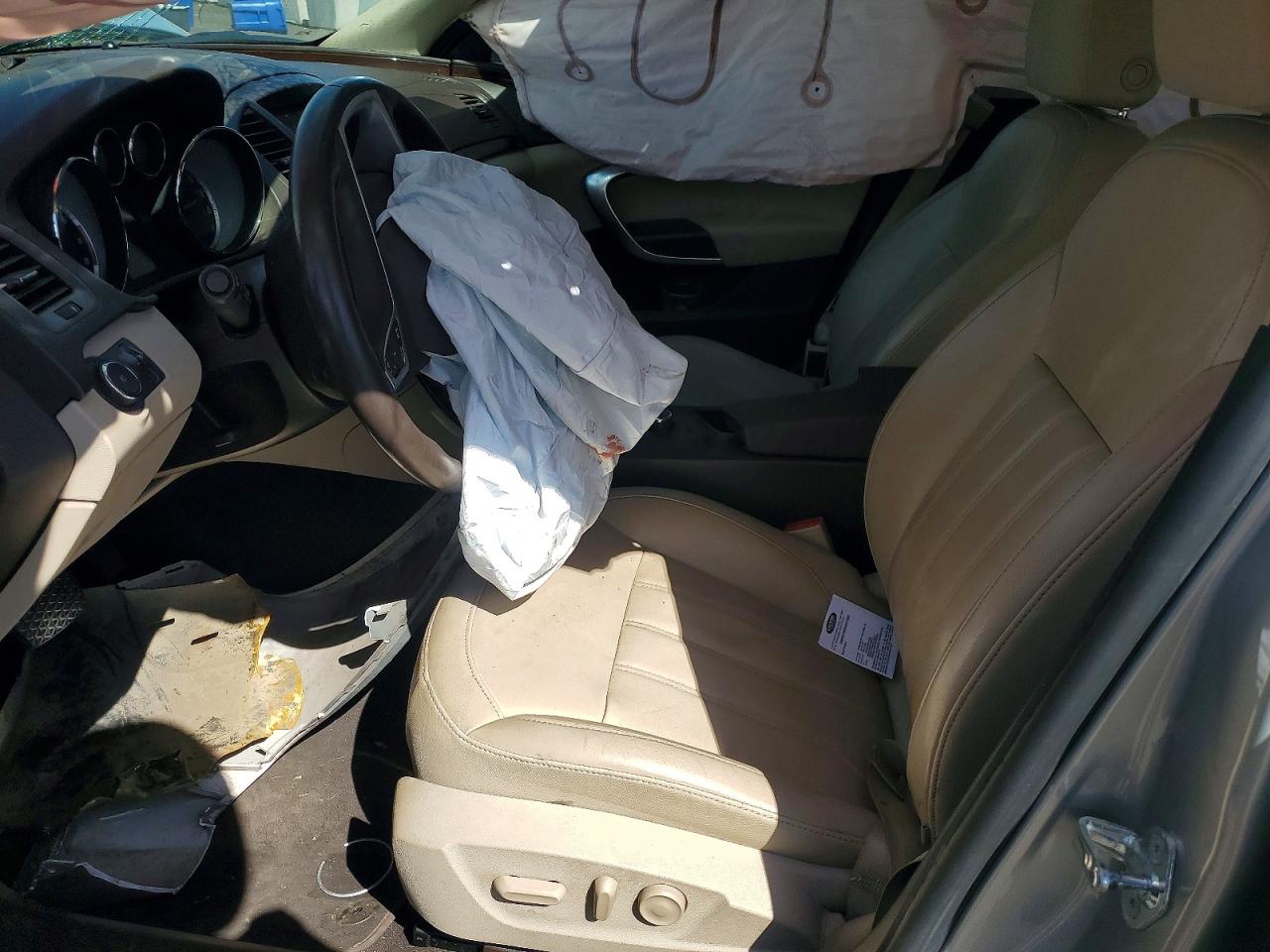 2011 BUICK REGAL CXL photo 13