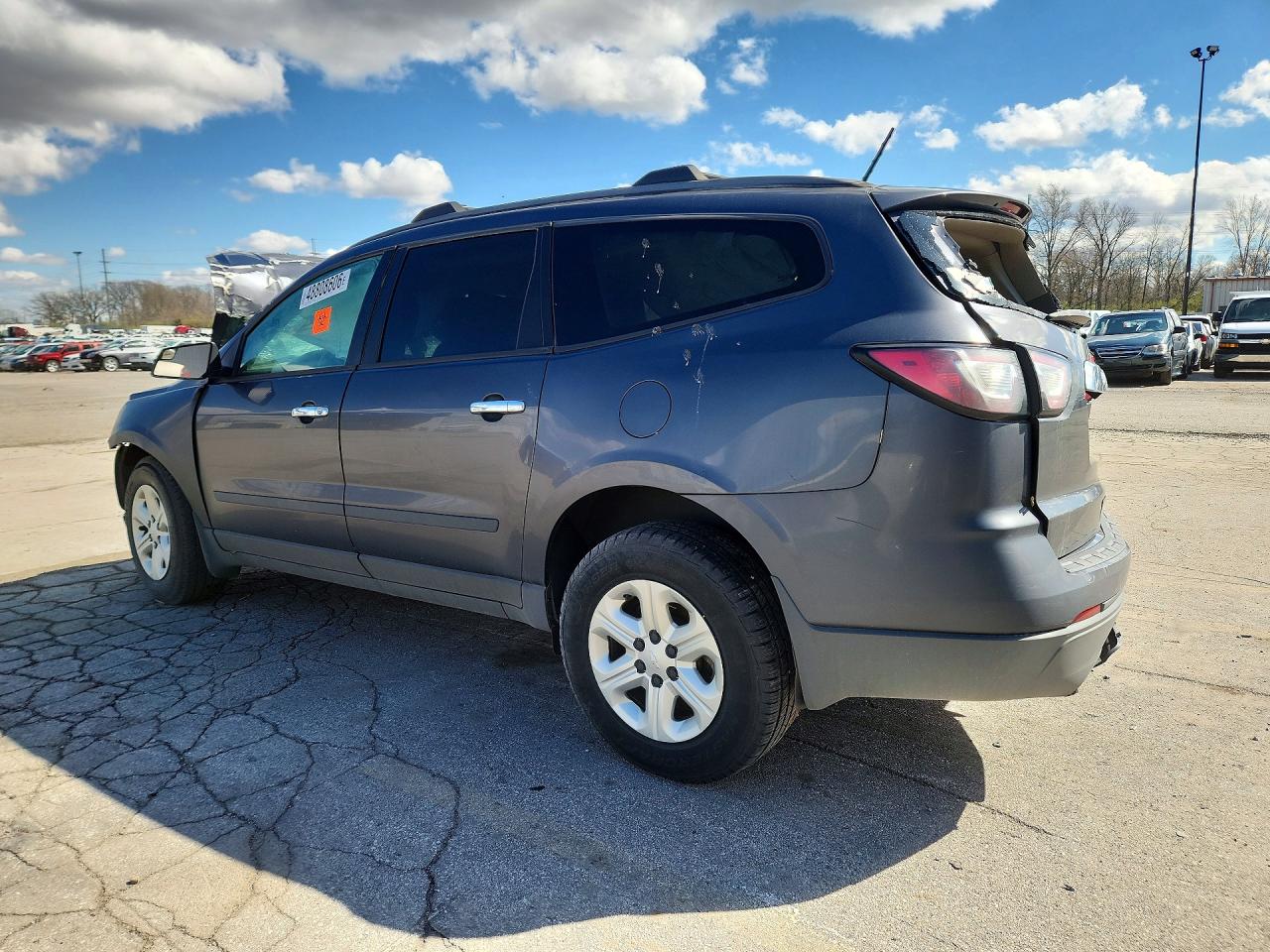 2014 CHEVROLET TRAVERSE LS photo 2