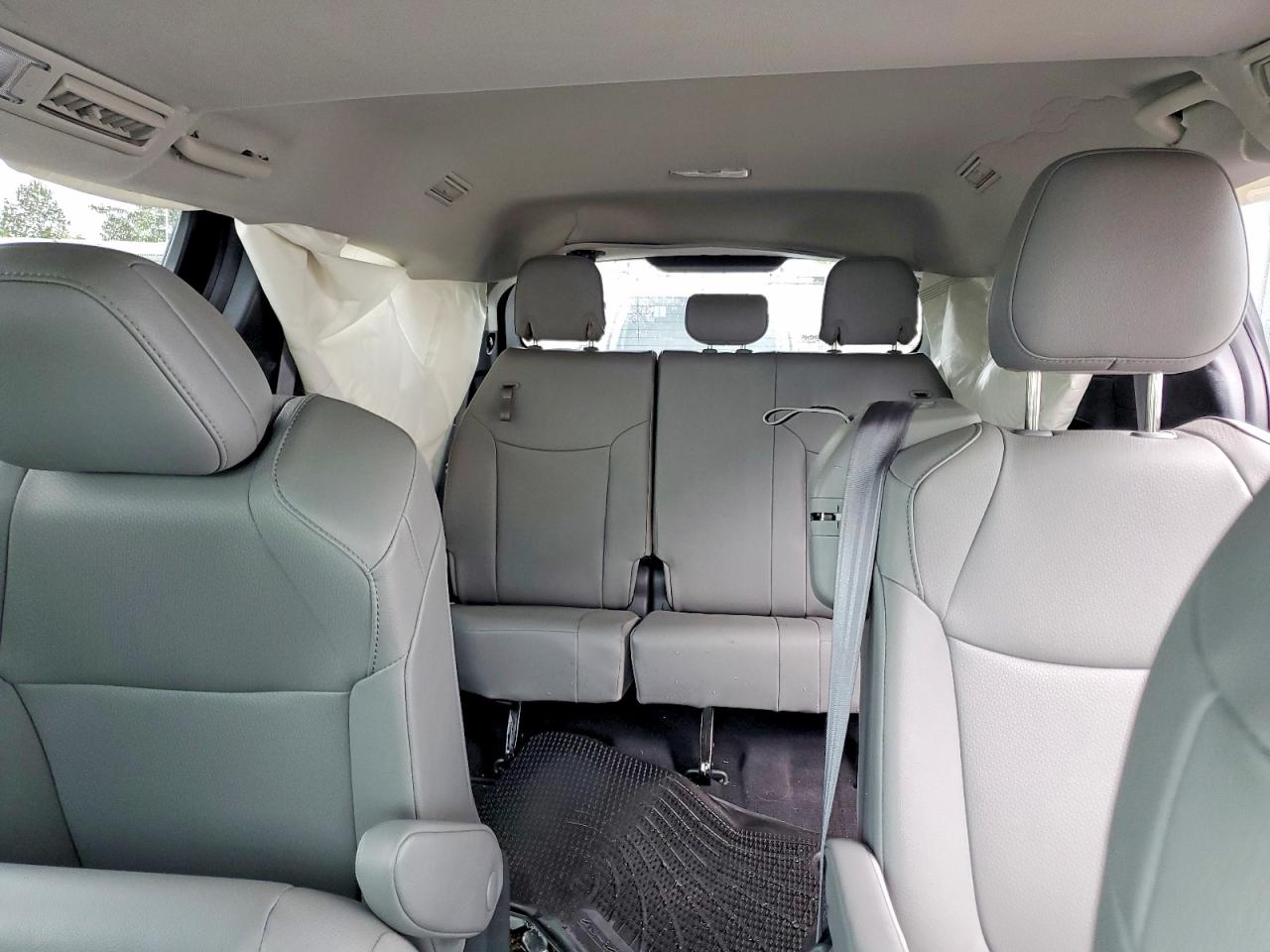 2025 TOYOTA SIENNA XLE 8-PASSENGER photo 19