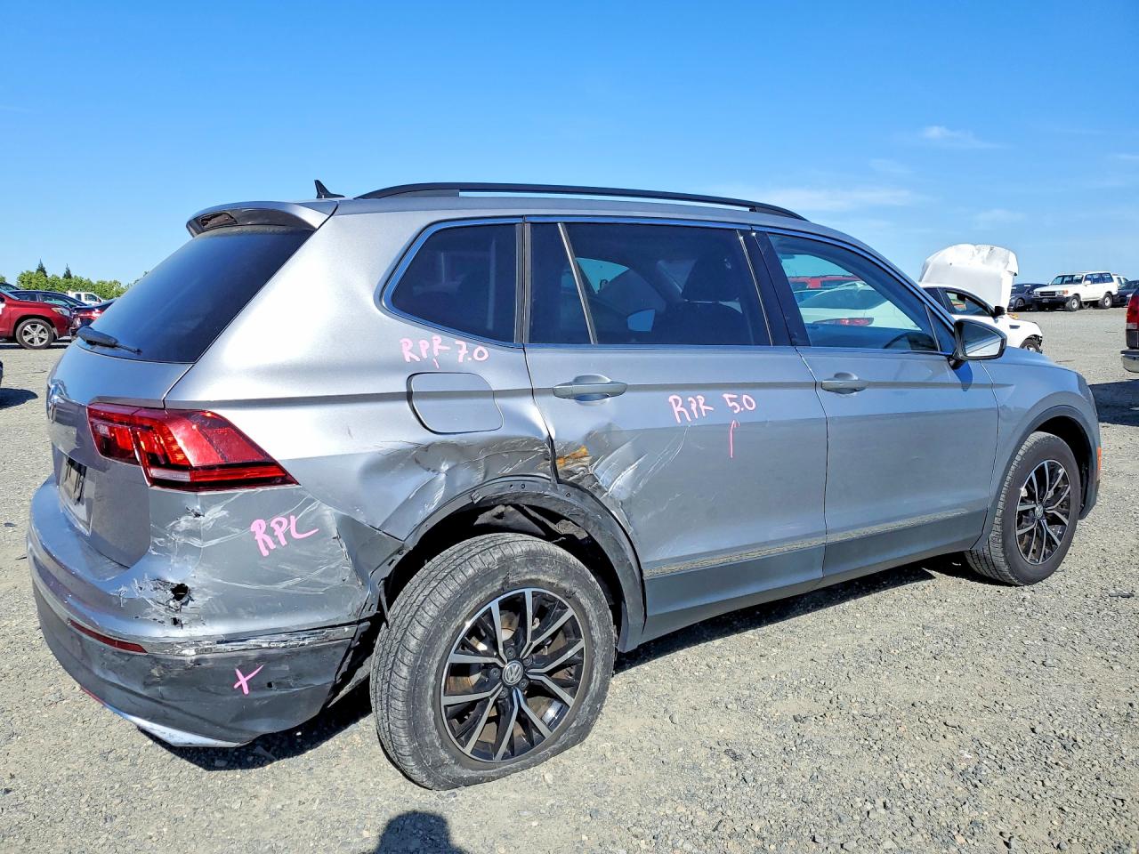 2021 VOLKSWAGEN TIGUAN SE photo 5