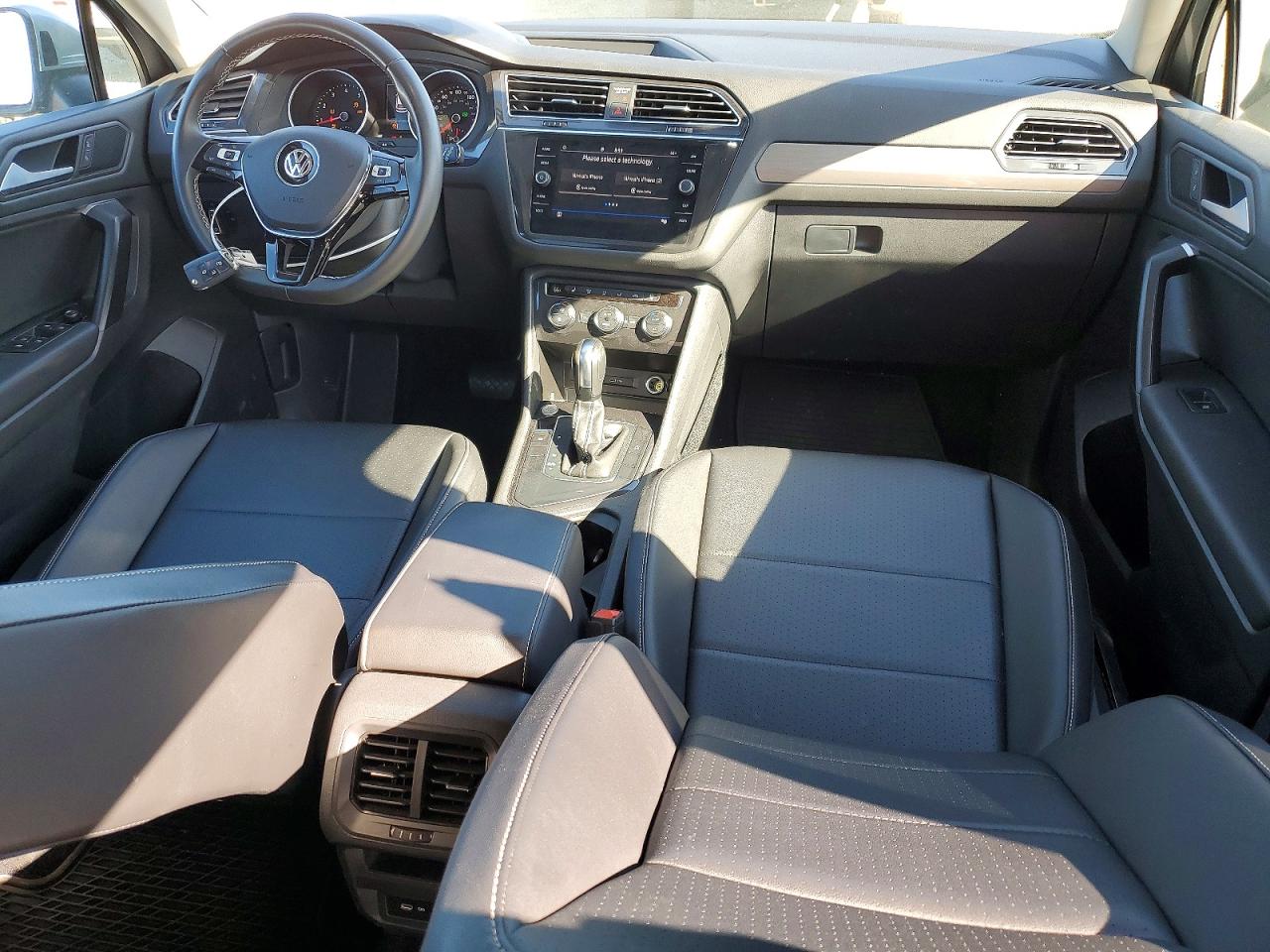 2021 VOLKSWAGEN TIGUAN SE photo 15