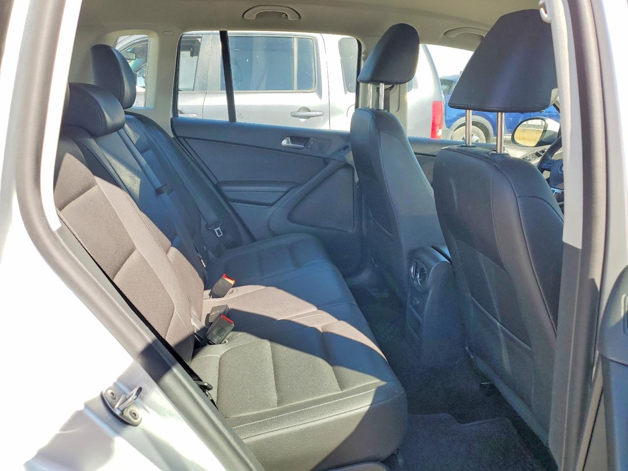 2017 VOLKSWAGEN TIGUAN S photo 19