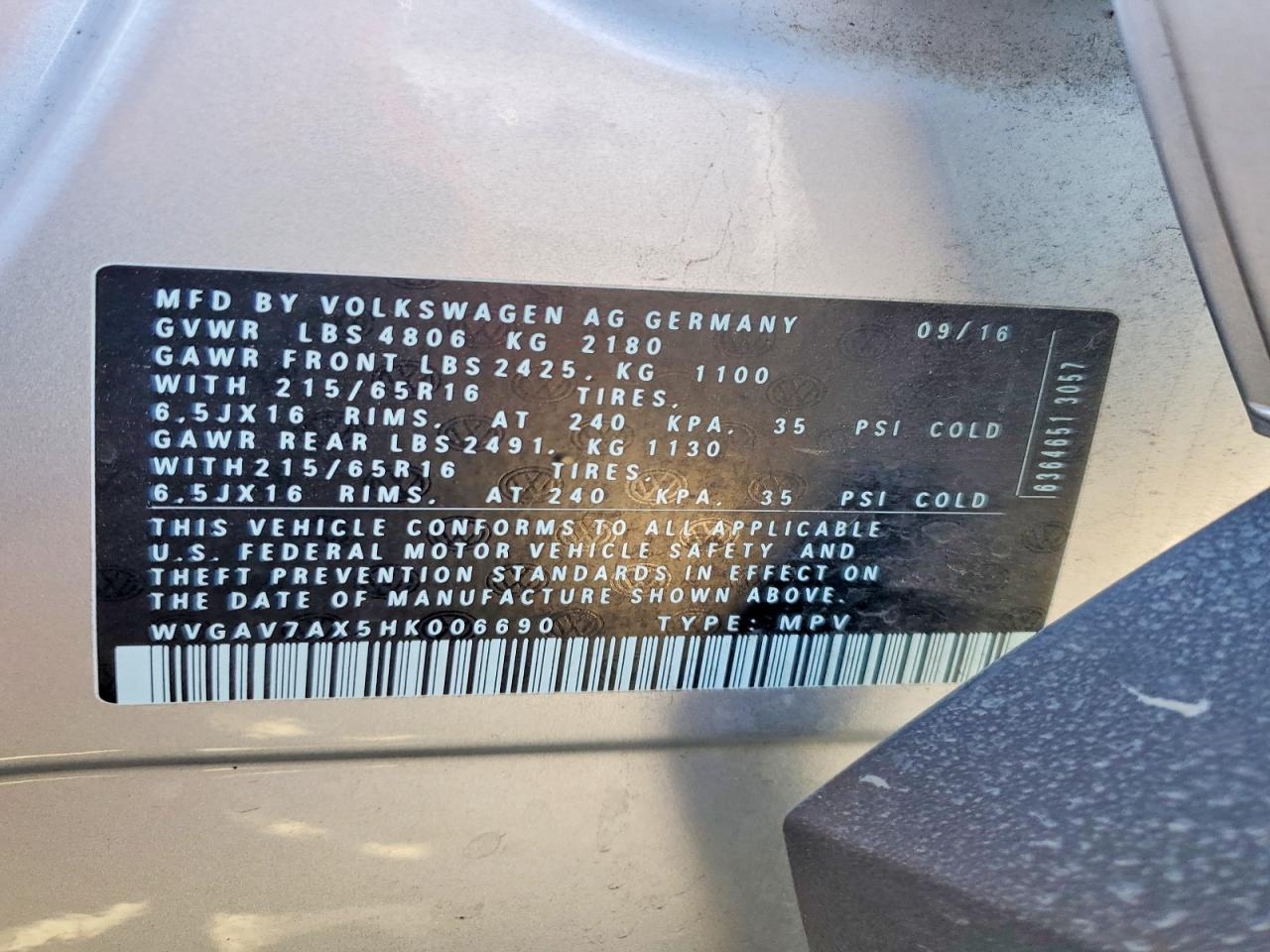 2017 VOLKSWAGEN TIGUAN S photo 23